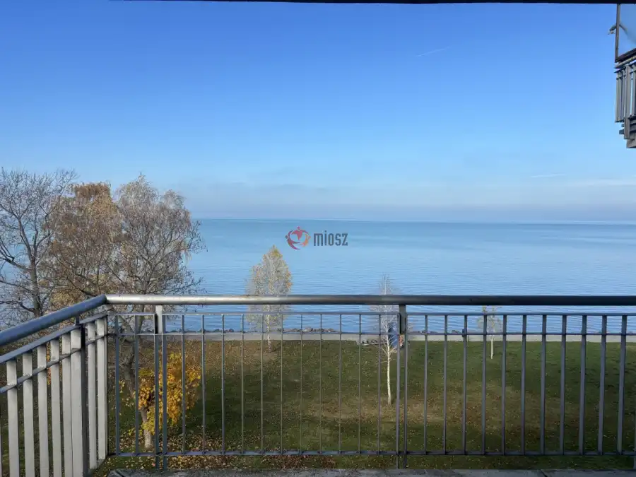 eladó újszerű téglalakás, Siófok