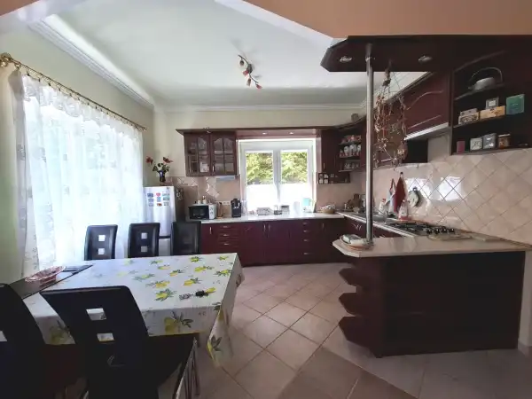 Eladó újszerű téglalakás, Tököl 3 szoba 76 m² 59.9 M Ft