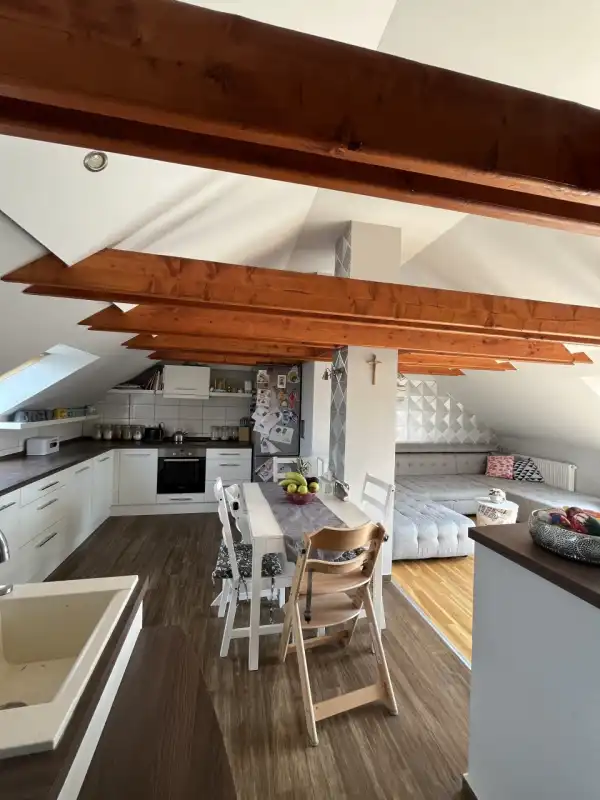 Eladó újszerű téglalakás, Veszprém 5 szoba 117 m² 83.9 M Ft