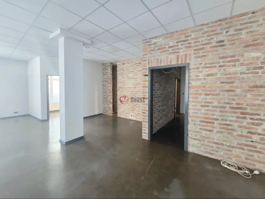 eladó újszerű üzlet, Zalaegerszeg