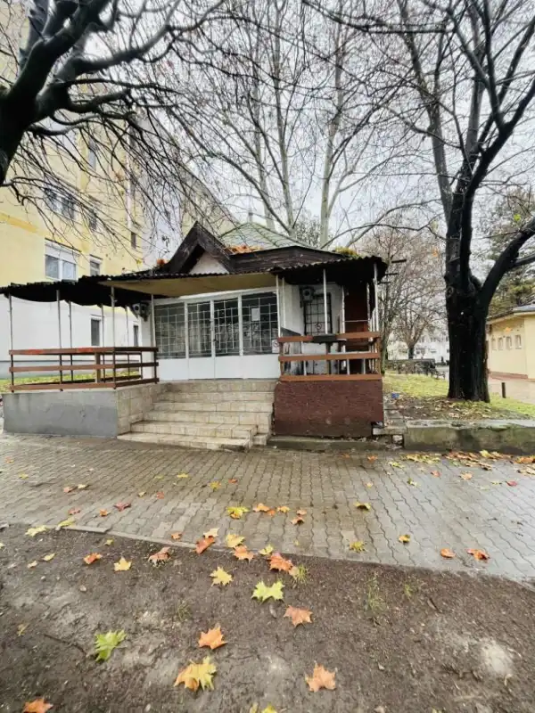 Eladó üzlet, Komárom 1 szoba 36 m² 18 M Ft