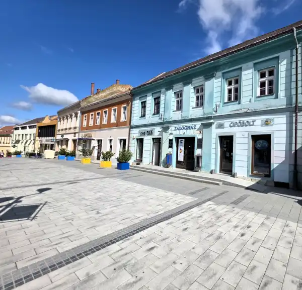 Eladó üzlet, Veszprém 49 m² 48 M Ft