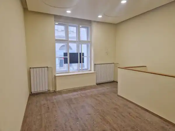 Eladó üzlethelyiség utcai bejáratos, Budapest, VI. kerület 4 szoba 124 m² 124 M Ft + Áfa