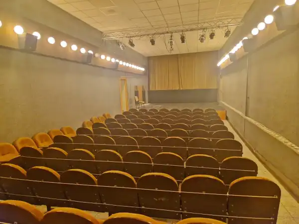 Eladó üzlethelyiség utcai bejáratos, Budapest, VII. kerület 5 szoba 351 m² 362.7 M Ft