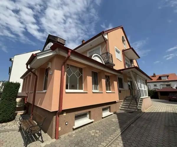 Eladó vendéglátás, Sárvár 525 m² 290 M Ft