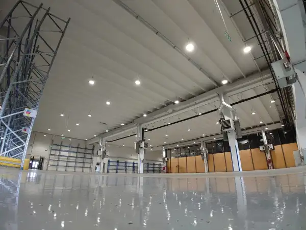 Kiadó csarnok, Győr 1911 m² 3.35 M Ft/hó + Áfa Kiadó csarnok, Győr 1911 m² 3.35 M Ft/hó + Áfa