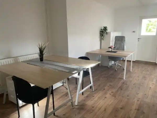 Kiadó ipari ingatlan, Tata 3 szoba 110 m² 280 E Ft/hó Kiadó ipari ingatlan, Tata 3 szoba 110 m² 280 E Ft/hó