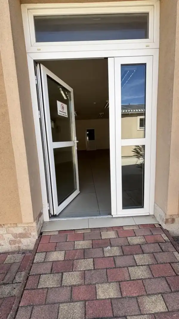 Kiadó ipari ingatlan, Tatabánya 50 m² 90 E Ft/hó