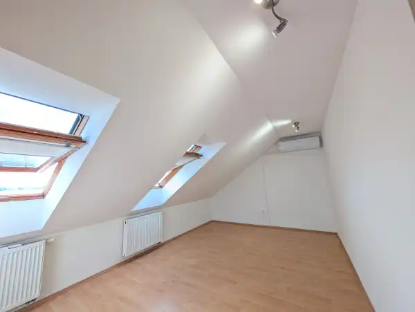 Kiadó iroda, Győr 1 szoba 16 m² 47 E Ft/hó + Áfa