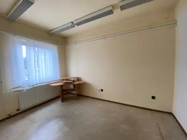 Kiadó iroda, Vác 4 szoba 57 m² 63 E Ft/hó