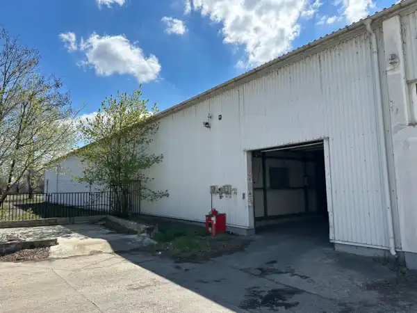 Kiadó raktár, Vác 957 m² 622 E Ft/hó