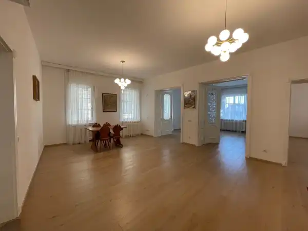 Kiadó téglalakás, Budapest, I. kerület 4 szoba 135 m² 1.56 M Ft/hó