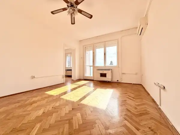 Kiadó téglalakás, Budapest, XI. kerület 2 szoba 54 m² 245 E Ft/hó Kiadó téglalakás, Budapest, XI. kerület 2 szoba 54 m² 245 E Ft/hó