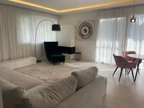 Kiadó újszerű téglalakás, Budapest, III. kerület 2+2 szoba 83 m² 490 E Ft/hó