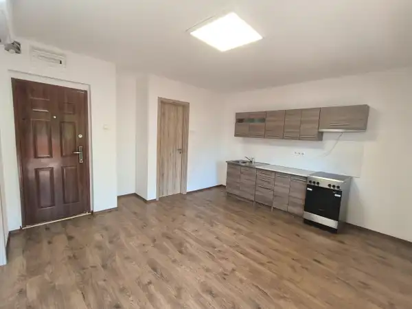 Kiadó újszerű téglalakás, Budapest, XV. kerület 2 szoba 31 m² 190 E Ft/hó