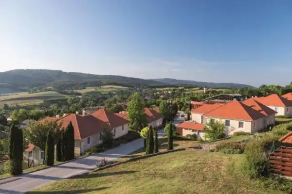 Kiadó újszerű téglalakás, Dunaszentmiklós 4 szoba 110 m² 250 E Ft/hó