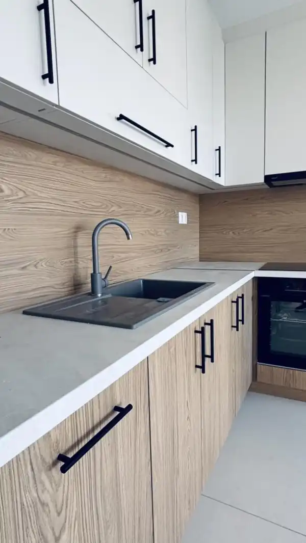 Kiadó újszerű téglalakás, Tata 3 szoba 55 m² 230 E Ft/hó Kiadó újszerű téglalakás, Tata 3 szoba 55 m² 230 E Ft/hó