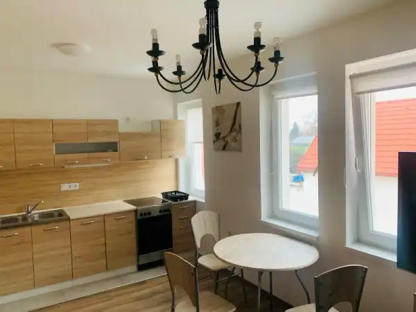 Kiadó újszerű téglalakás, Tata 3 szoba 55 m² 250 E Ft/hó