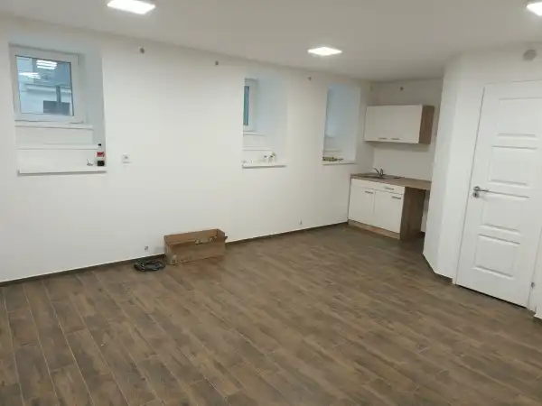 Kiadó üzlet, Budapest, IX. kerület 22 m² 160 E Ft/hó