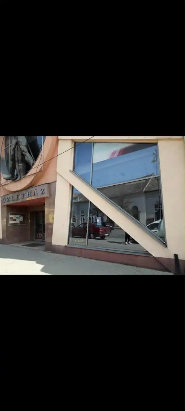 Kiadó üzlet, Komárom 1 szoba 37 m² 200 E Ft/hó