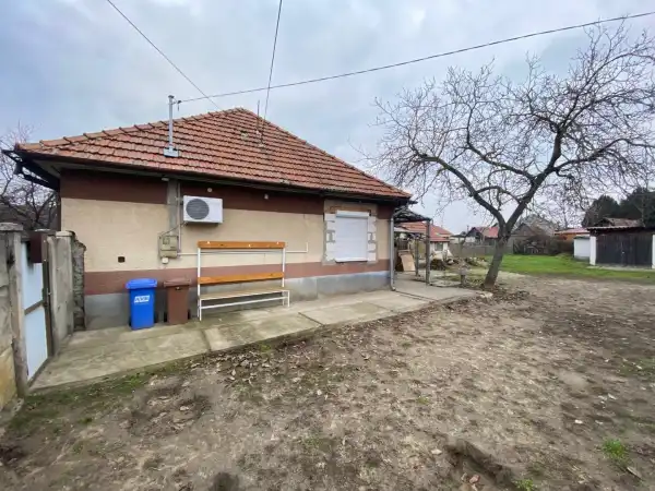 Eladó családi ház, Jászfényszaru 2+1 szoba 90 m² 19.9 M Ft