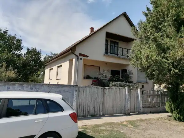 Eladó családi ház, Tóalmás 2+1 szoba 140 m² 42 M Ft