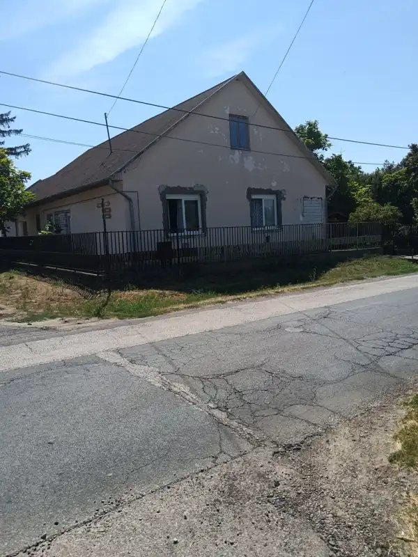 Eladó családi ház, Tóalmás 3+1 szoba 150 m² 38.5 M Ft