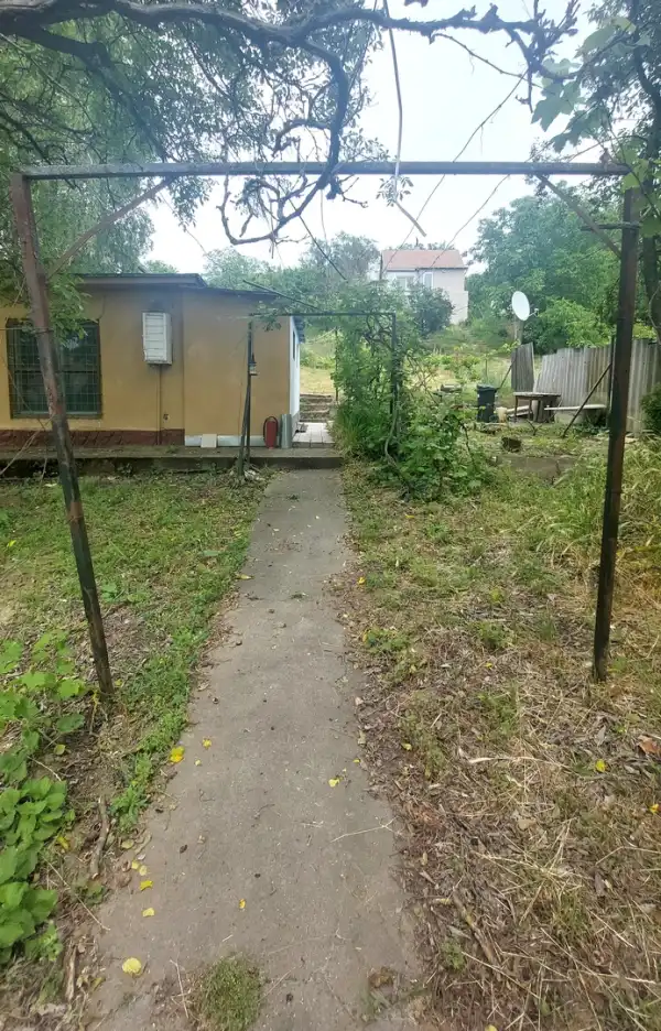 Eladó nyaraló, Kulcs 1 szoba 20 m² 11 M Ft