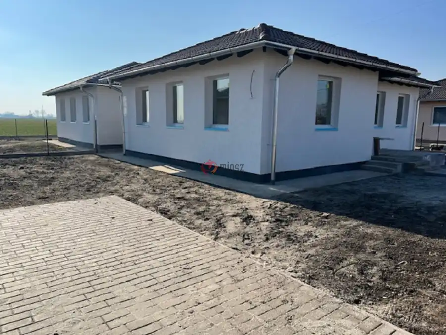 eladó új építésű ikerház, Kiskunlacháza