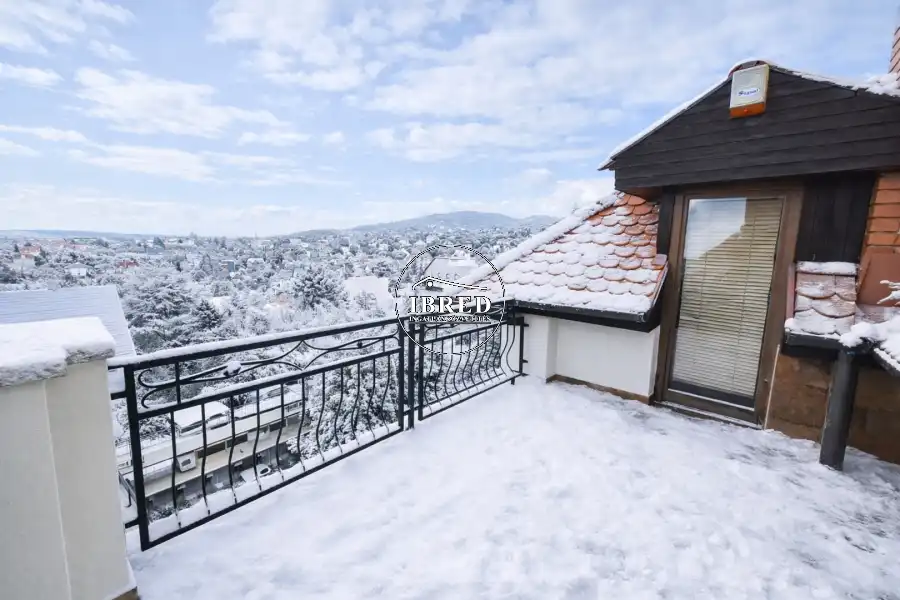 eladó újszerű családi ház, Budapest, XII. kerület