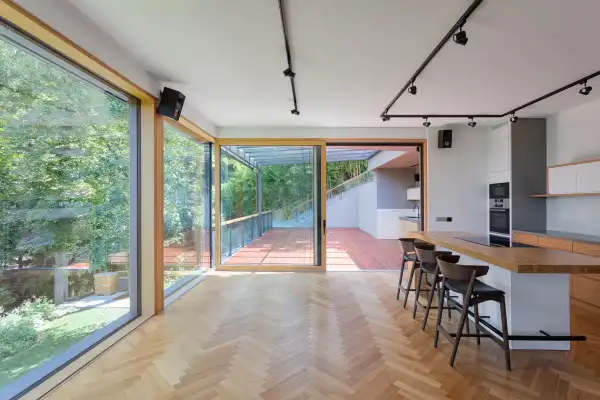 Eladó újszerű ikerház, Budapest, XII. kerület 5 szoba 249 m² 2200 M Ft