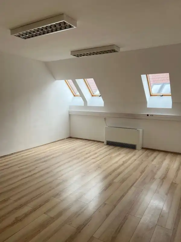 Kiadó iroda, Budapest, IV. kerület 3 szoba 85 m² 241 E Ft/hó