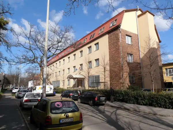 Kiadó irodaházban A, A+ kat., Budapest, VIII. kerület 5 szoba 100 m² 648 E Ft/hó