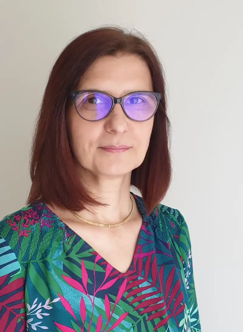 R.Zsuzsa